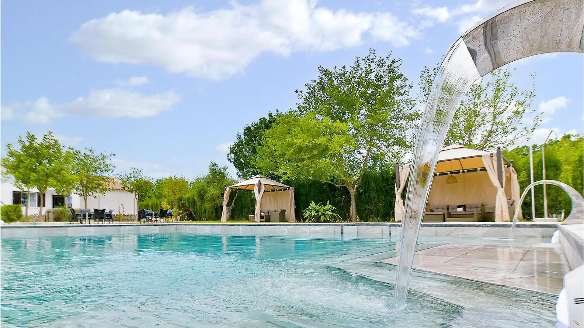 Lovely Home In El Coronil With Kitchenette
