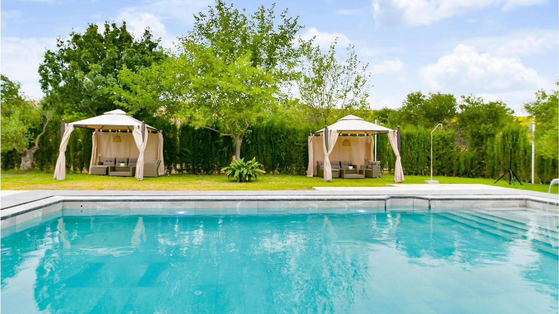 Lovely Home In El Coronil With Kitchenette 0*,